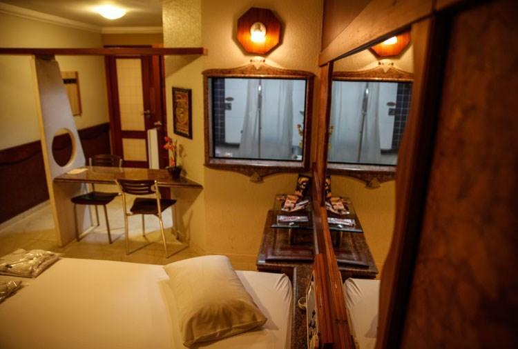 Suite with Hot Tub,183247302:JPEG